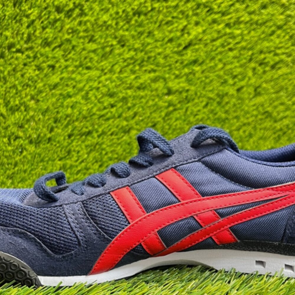 Asics Onitsuka Tiger Ultimate 81 Mens Size 9.5 Blue Red Running Shoes Sneakers